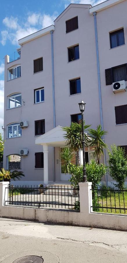 Small Oasis Apartment Tivat Extérieur photo